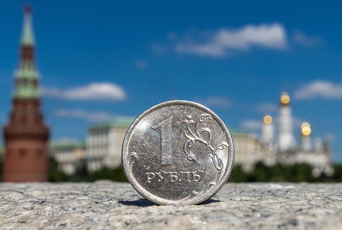 Rublis ”krīt” un iekļūst pasaules vājāko valūtu topā – Laiki mainās!